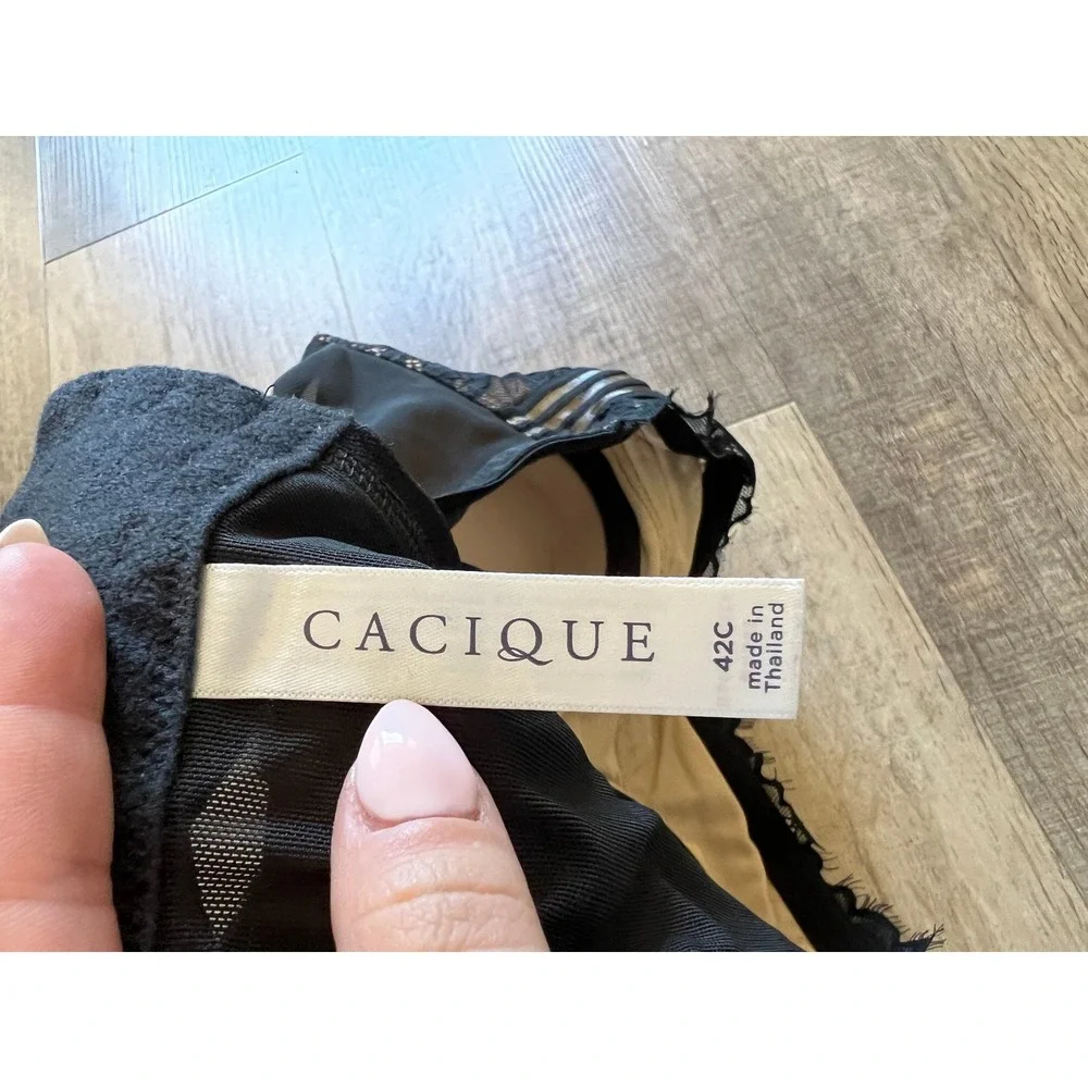 Cacique intricate floral